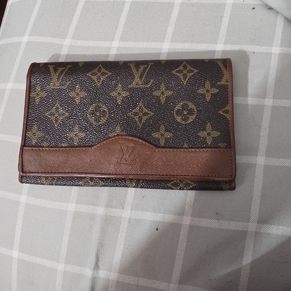 Louis Vuitton Handbags - Louis Vuitton Monogram Wallet